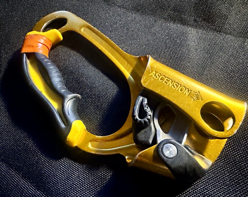Gently used petzl ascension - used,